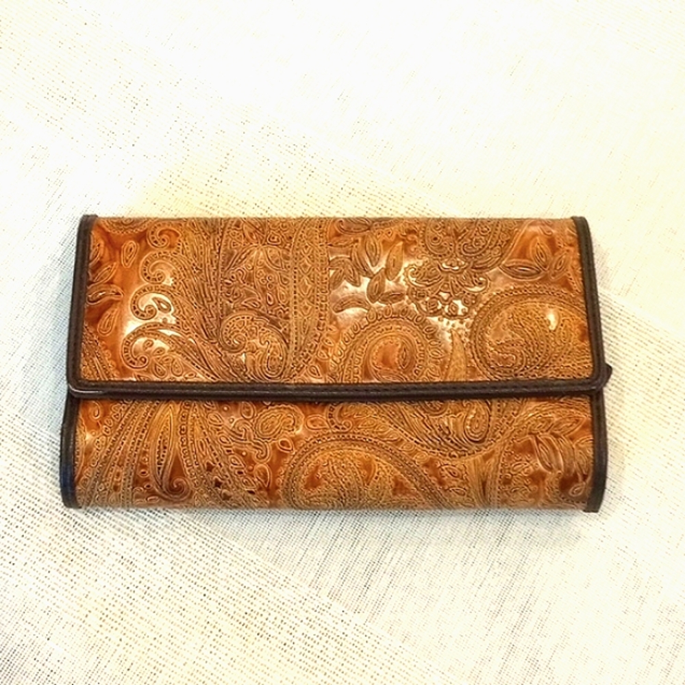 COPY - Relic Wallet w/Checkbook Insert Color:Brown Paisley NWOT
